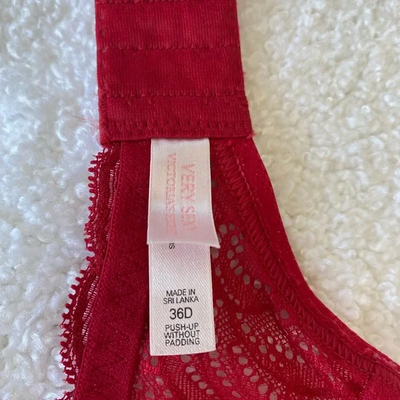 Victoria’s Secret Lace Bra 36D ❤️❤️ - Picture 4 of 4